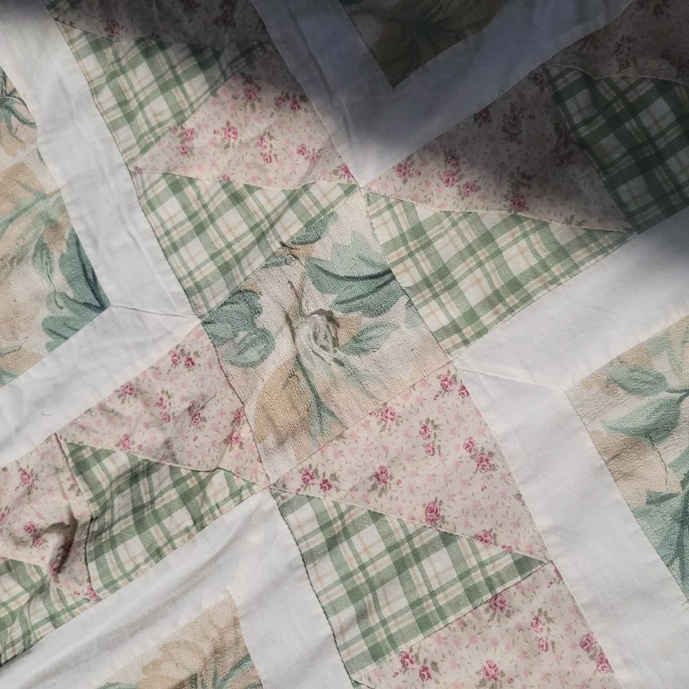 Vintage Quilt Bedspread Floral Green Beige 84x96 Farmhouse Patchwork Plaid